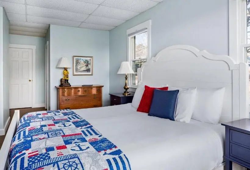 キングサイズベッドのスタンダードルーム, East Wind Inn & Suites