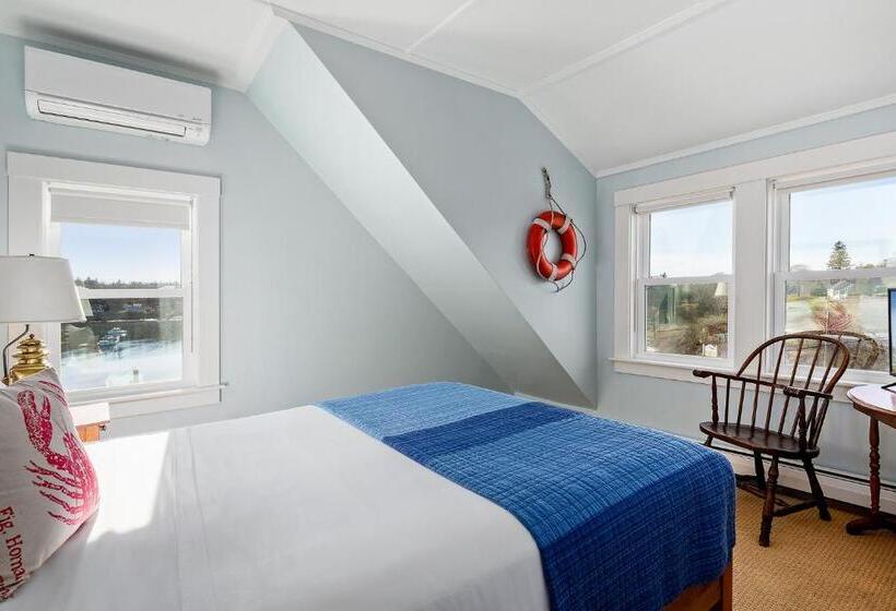 Номер Стандарт Вид на Море, East Wind Inn & Suites