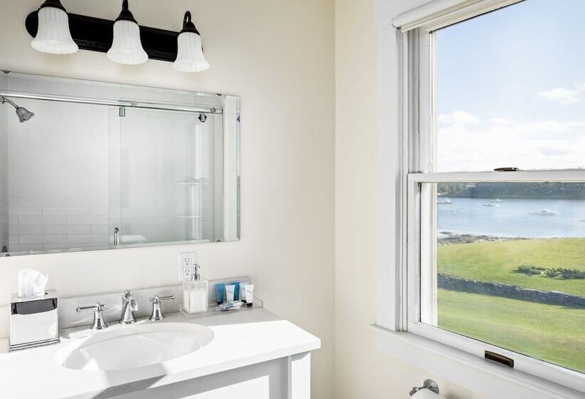 غرفة ديلوكس, East Wind Inn & Suites