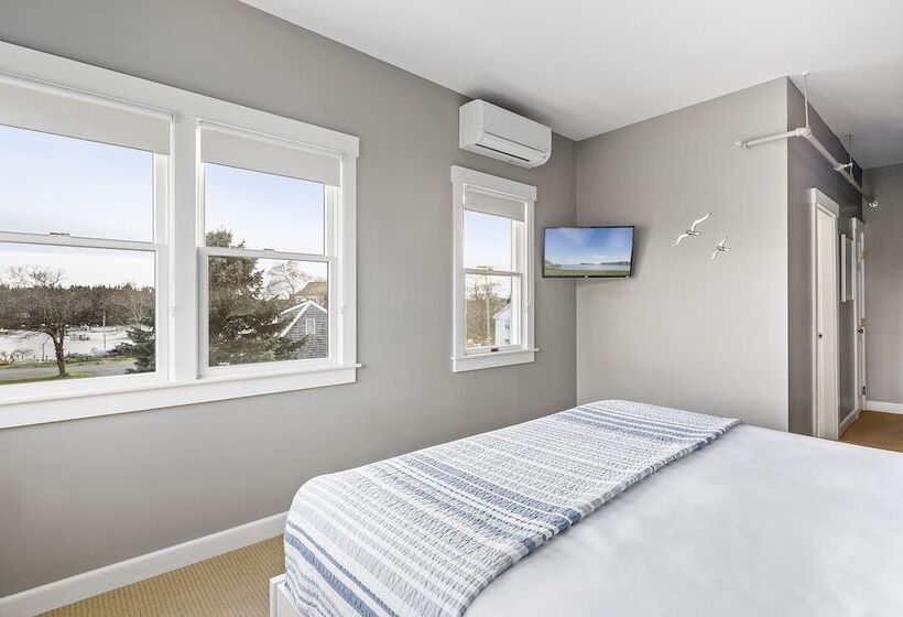 Номер Deluxe, East Wind Inn & Suites