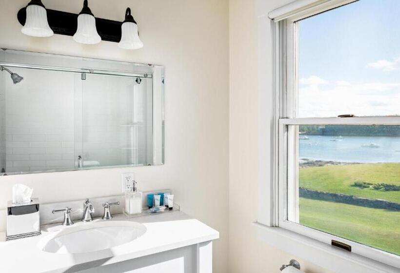 Triple Room Sea View, East Wind Inn & Suites