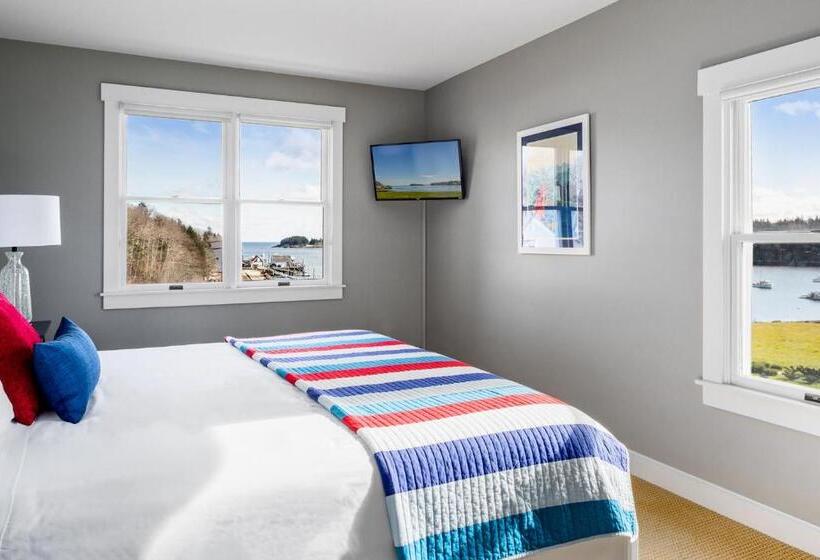 Triple Room Sea View, East Wind Inn & Suites