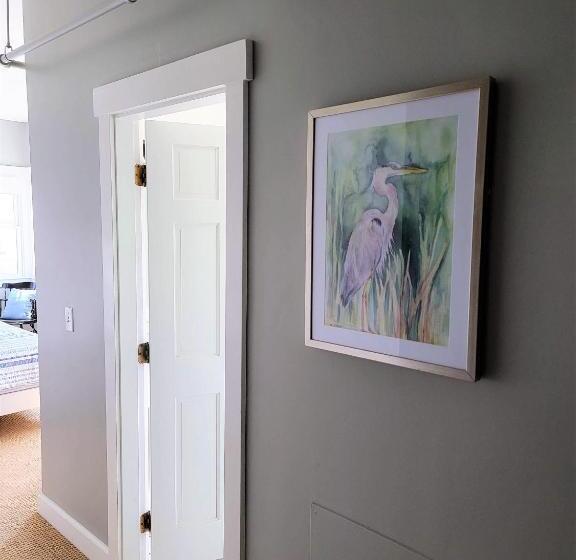 غرفة ديلوكس سرير كينج, East Wind Inn & Suites