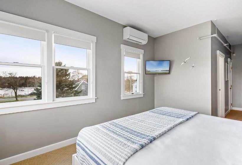 غرفة ديلوكس سرير كينج, East Wind Inn & Suites