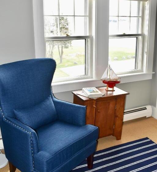 جناح سرير كينج, East Wind Inn & Suites