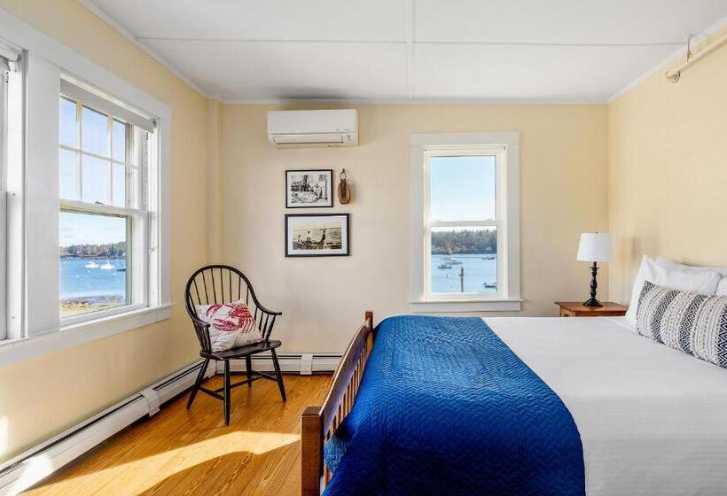 جناح ديلوكس مطل على البحر, East Wind Inn & Suites