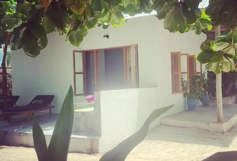 バルコニー付きデラックスルーム, Garden Beach Bungalows Jambiani