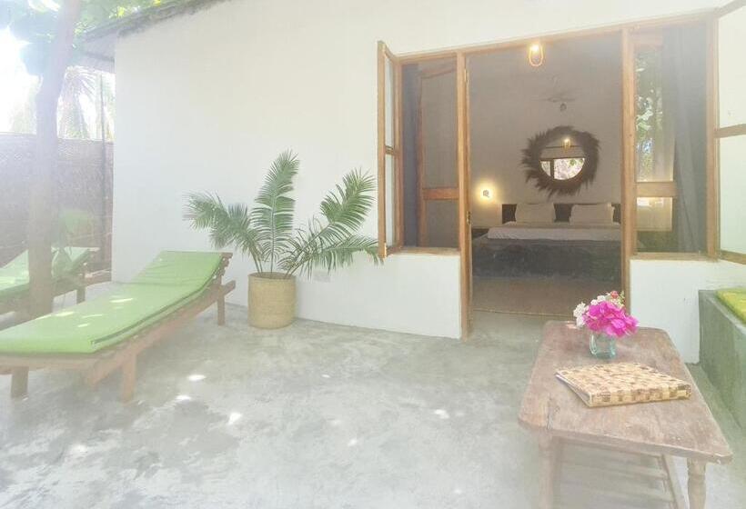 带阳台的豪华间, Garden Beach Bungalows Jambiani