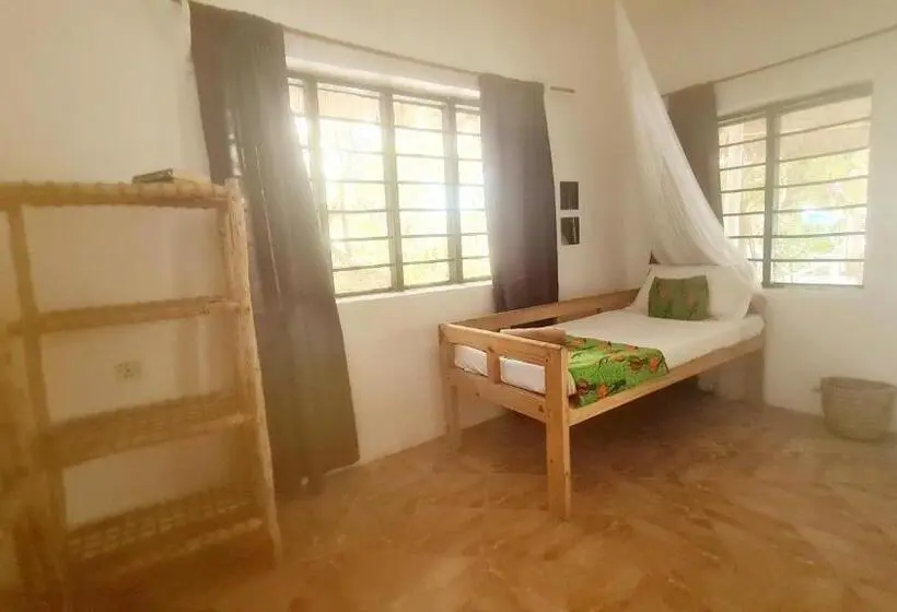 エコノミートリプルルーム, Garden Beach Bungalows Jambiani