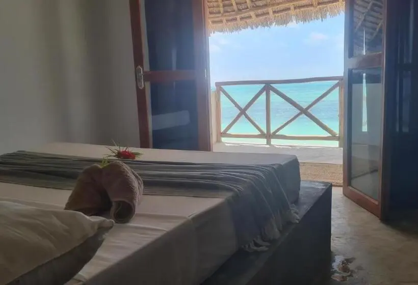 オーシャンビューデラックスルームバルコニー付き, Garden Beach Bungalows Jambiani