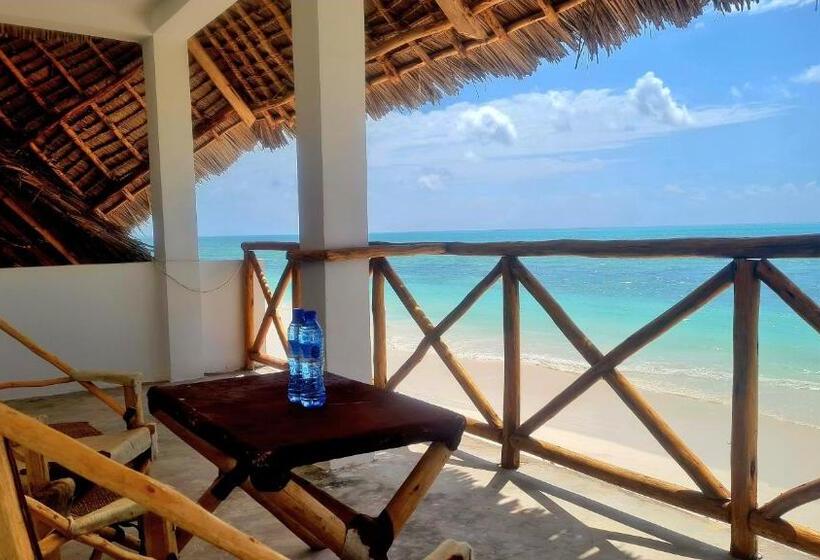 Номер Deluxe Вид на Море с Балконом, Garden Beach Bungalows Jambiani
