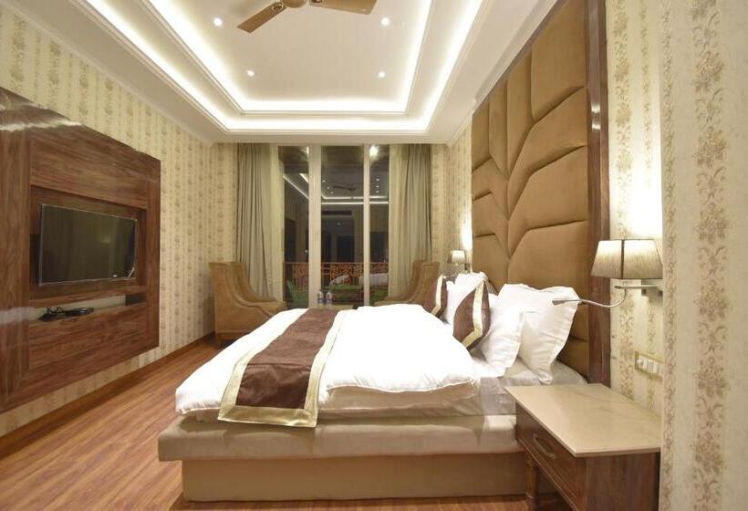 Номер Superior Кровать Кинг, Grand Him Queen Ac Centralized