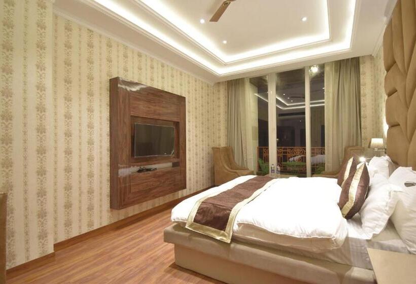 Номер Superior Кровать Кинг, Grand Him Queen Ac Centralized