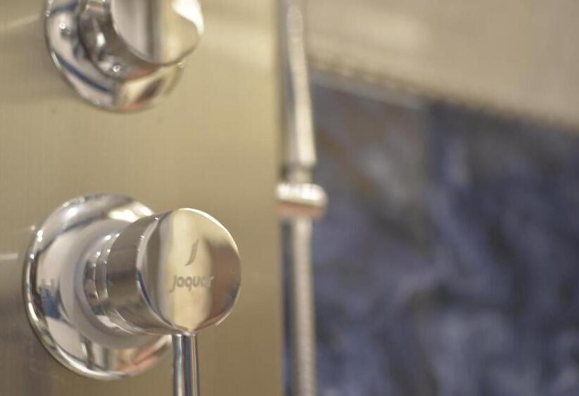 スーペリアールーム, Grand Him Queen Ac Centralized