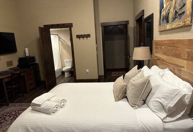 جناح ديلوكس, Zion Cliff Lodge