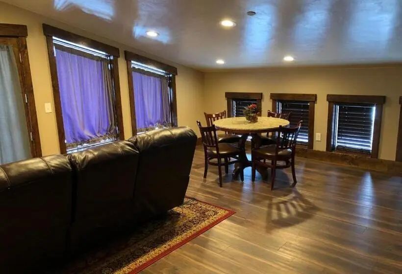 キングサイズベッドのスイートルーム, Zion Cliff Lodge