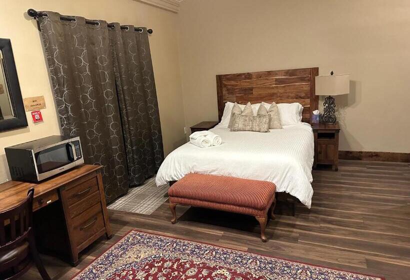 جناح مزود بجاكوزى, Zion Cliff Lodge