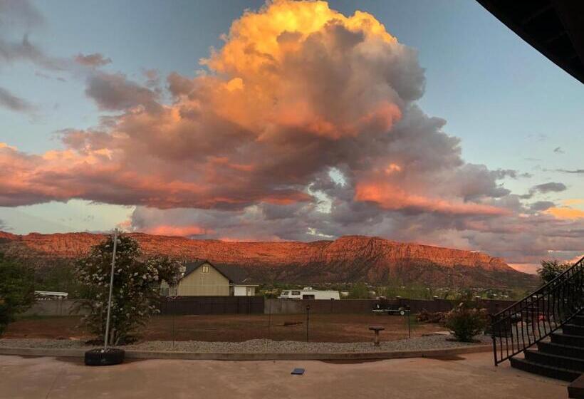 جناح مزود بجاكوزى, Zion Cliff Lodge