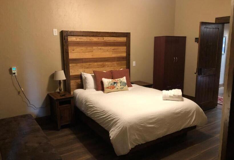 إستوديو قياسى, Zion Cliff Lodge