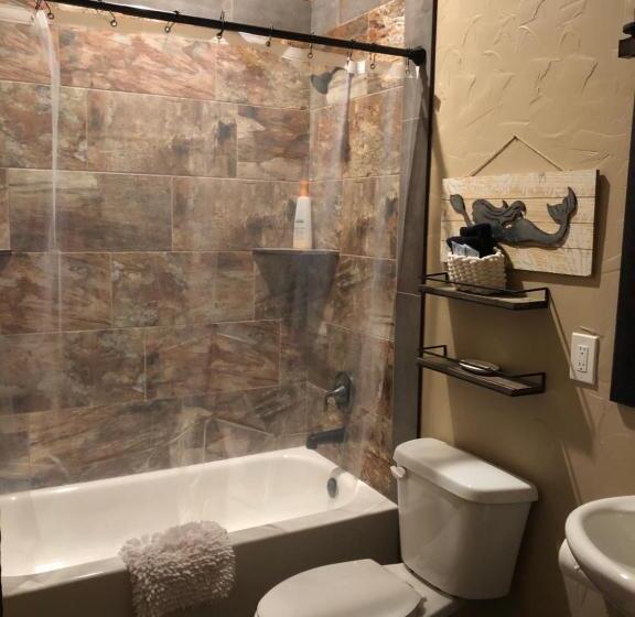 جناح ديلوكس, Zion Cliff Lodge