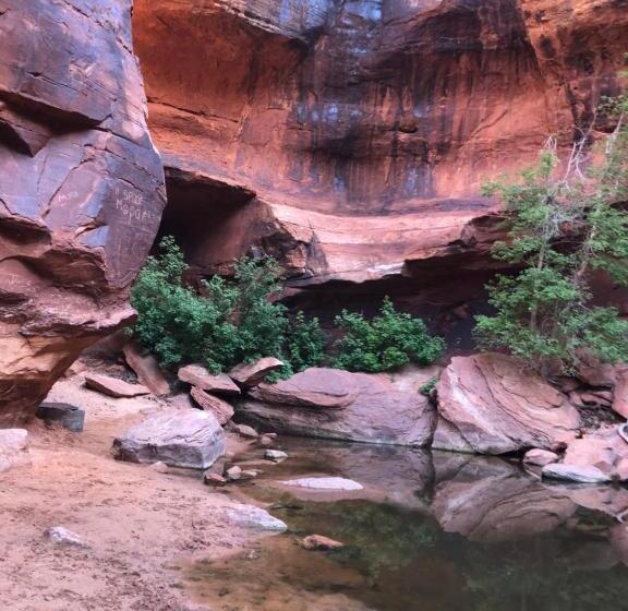 Люкс Повышенной Комфортности, Zion Cliff Lodge