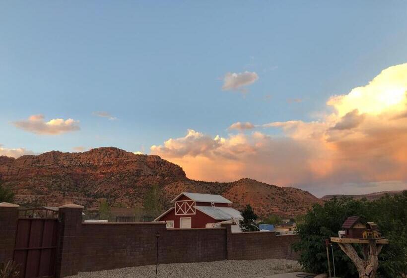 غرفة عائلية حمام مشترك, Zion Cliff Lodge