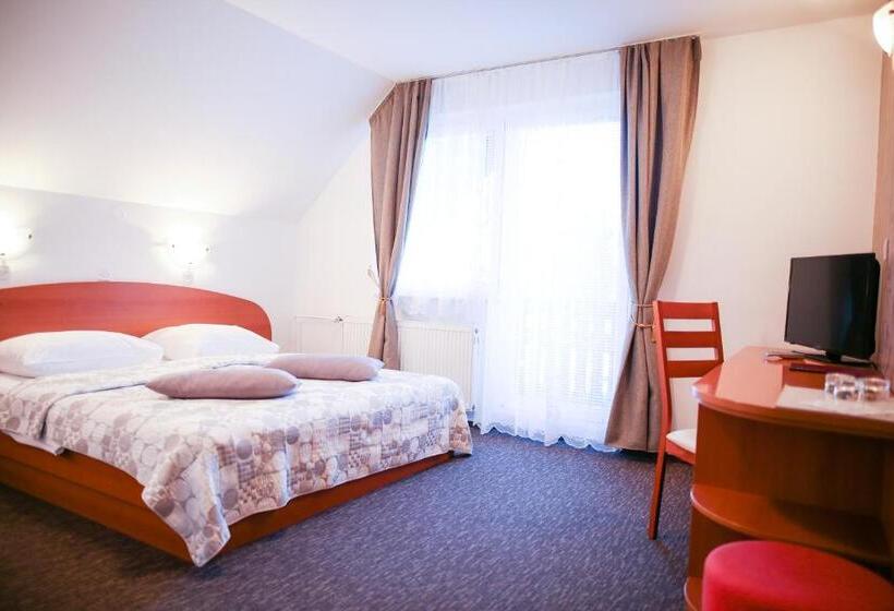 اتاق استاندارد سه نفره, B&b Brezov Gaj