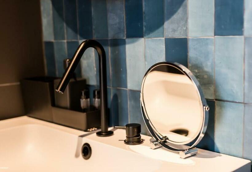 سوئیت 2 خوابه, Welldone Quality  Crystal Pool