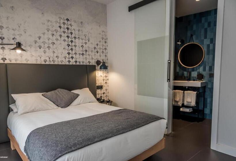 سوئیت 2 خوابه, Welldone Quality  Crystal Pool