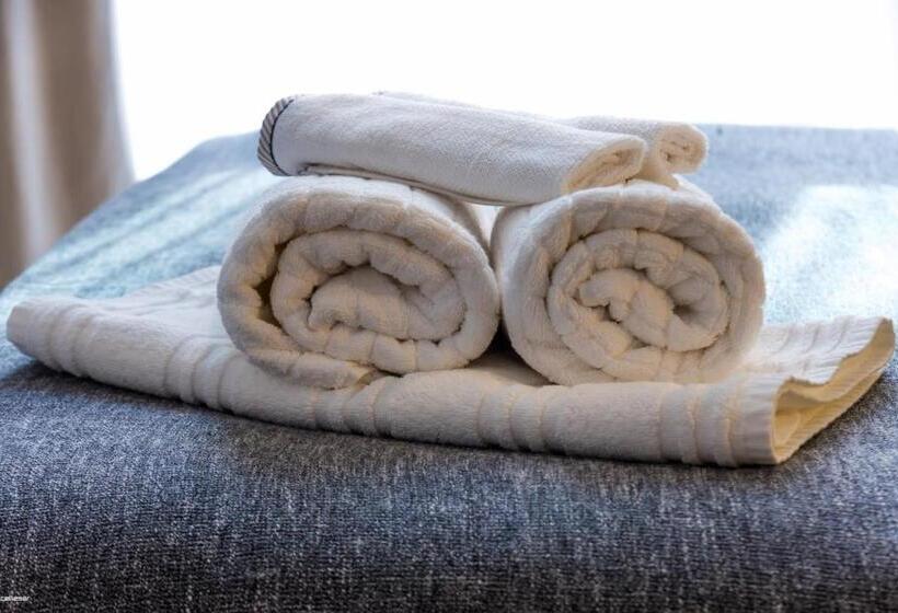 اتاق لوکس, Welldone Quality  Crystal Pool