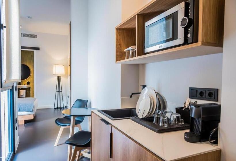 اتاق پرمیوم, Welldone Quality  Crystal Pool