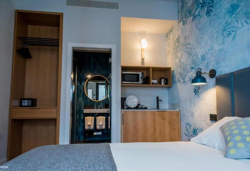 اتاق استاندارد, Welldone Quality  Crystal Pool