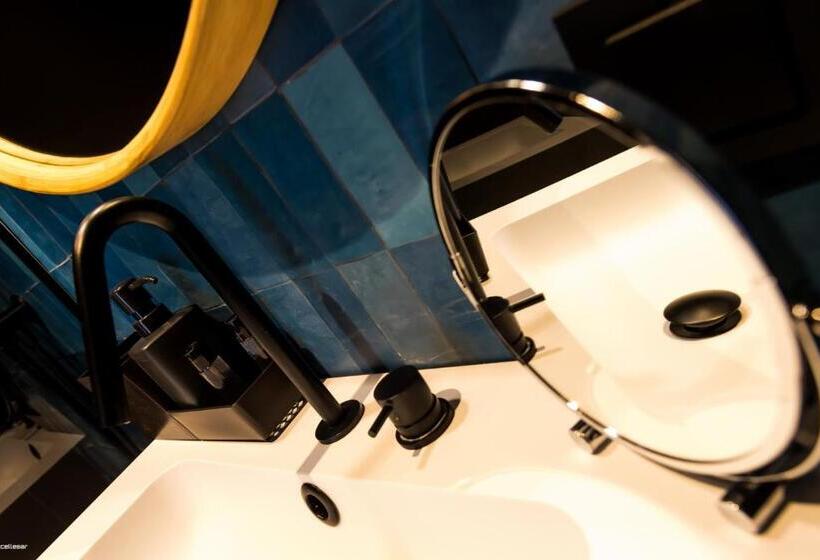 اتاق استاندارد, Welldone Quality  Crystal Pool