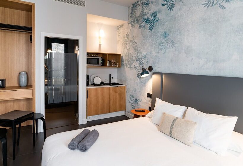 اتاق استاندارد, Welldone Quality  Crystal Pool