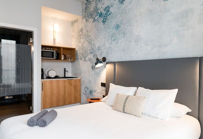 اتاق استاندارد, Welldone Quality  Crystal Pool