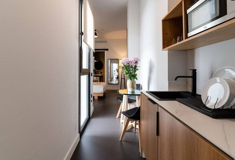 اتاق پرمیوم, Welldone Quality  Crystal Pool