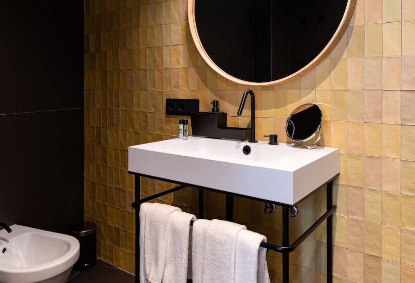 اتاق پرمیوم, Welldone Quality  Crystal Pool