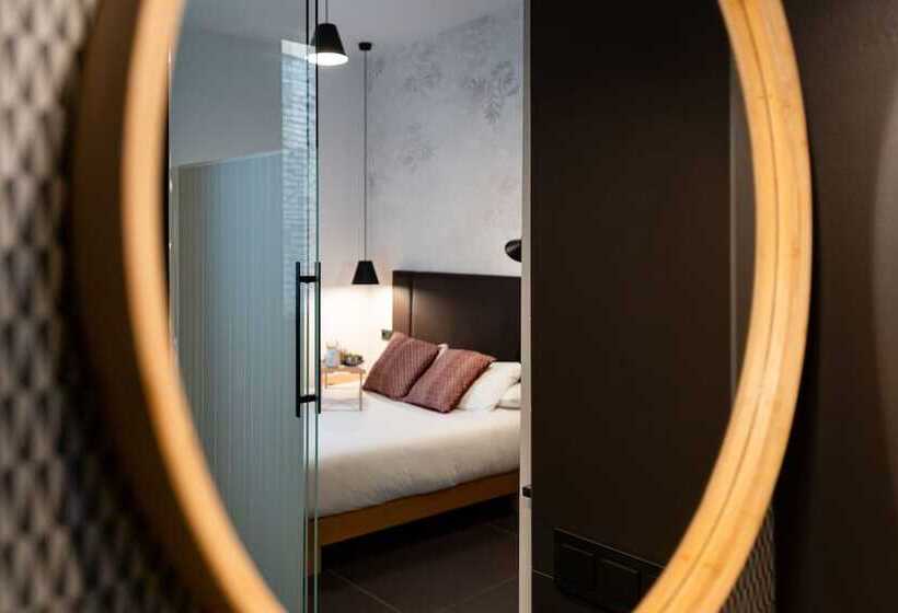 اتاق سوپریور, Welldone Quality  Crystal Pool