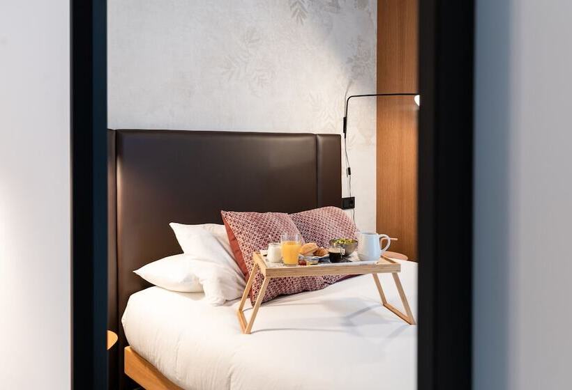 اتاق سوپریور, Welldone Quality  Crystal Pool