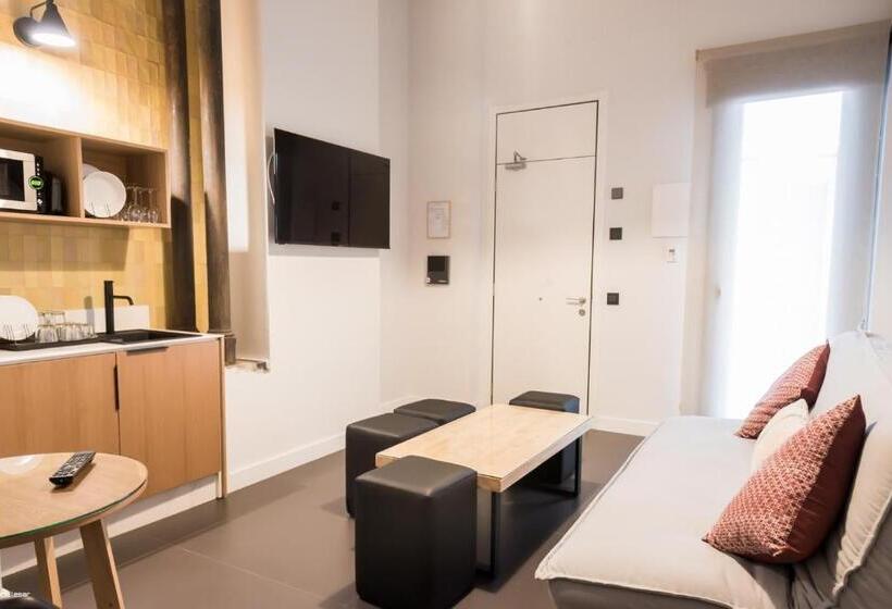 سوئیت 2 خوابه, Welldone Quality  Crystal Pool