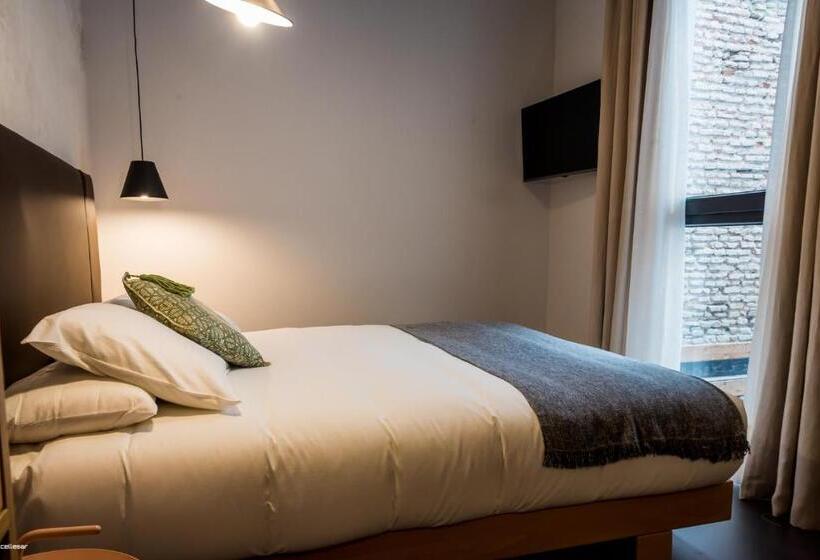 اتاق سوپریور, Welldone Quality  Crystal Pool