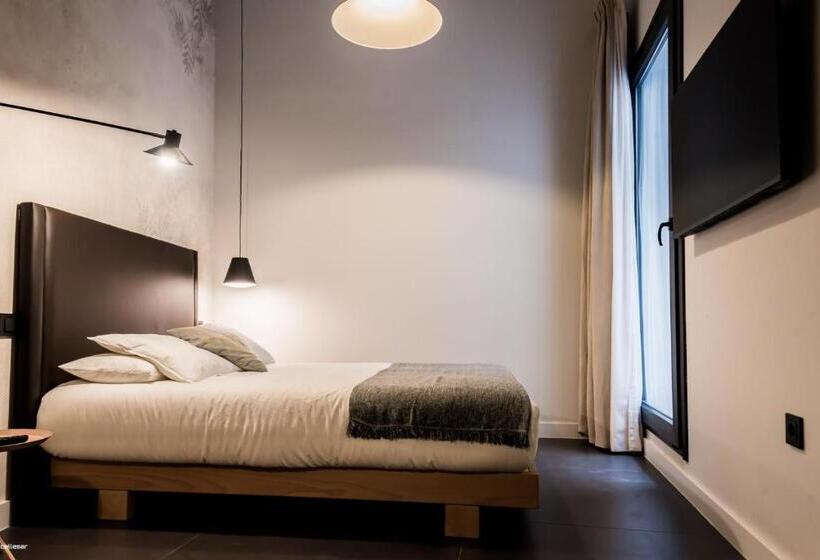 اتاق سوپریور, Welldone Quality  Crystal Pool