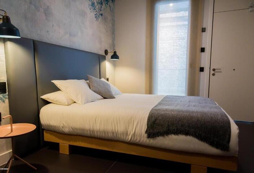 اتاق استاندارد, Welldone Quality  Crystal Pool