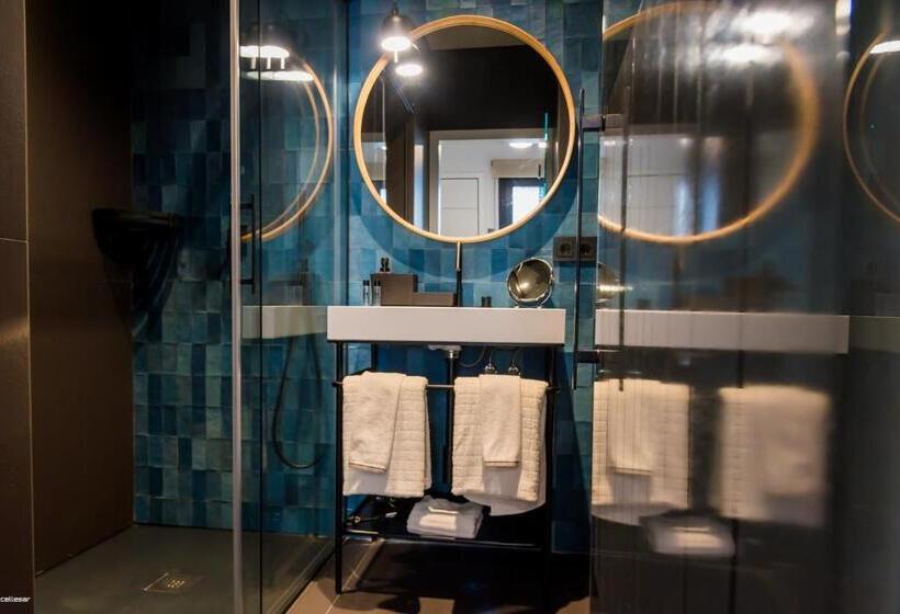 اتاق استاندارد, Welldone Quality  Crystal Pool