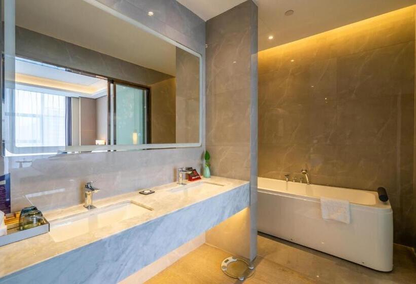 جناح إدارى, Wenzhou Maison New Century