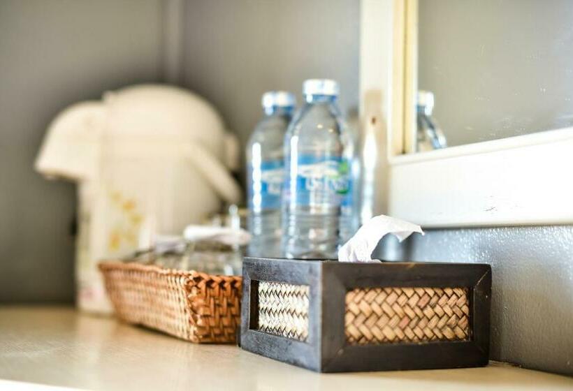 스탠다드 방갈로, Dang Sea Beach Resort   Sha