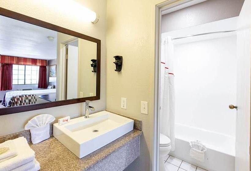 غرفة ديلوكس لذوى الاحتياجات الخاصة, Red Roof Inn Lompoc