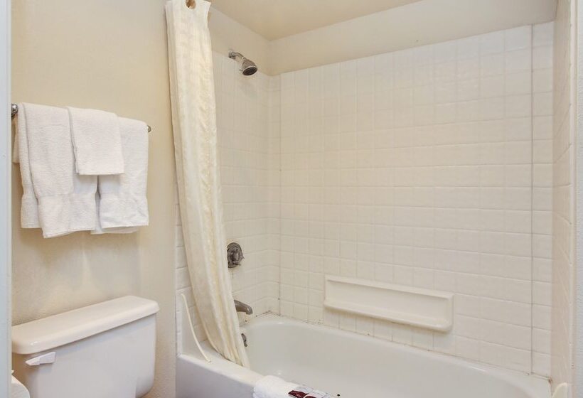 غرفة ديلوكس, Red Roof Inn Lompoc