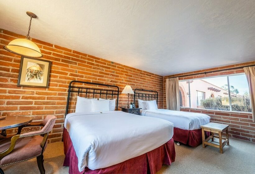 اتاق استاندارد با تخت دو نفره بزرگ, Tanque Verde Guest Ranch