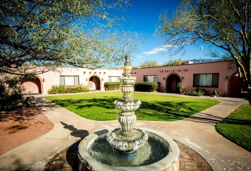 اتاق استاندارد با تخت دو نفره بزرگ, Tanque Verde Guest Ranch